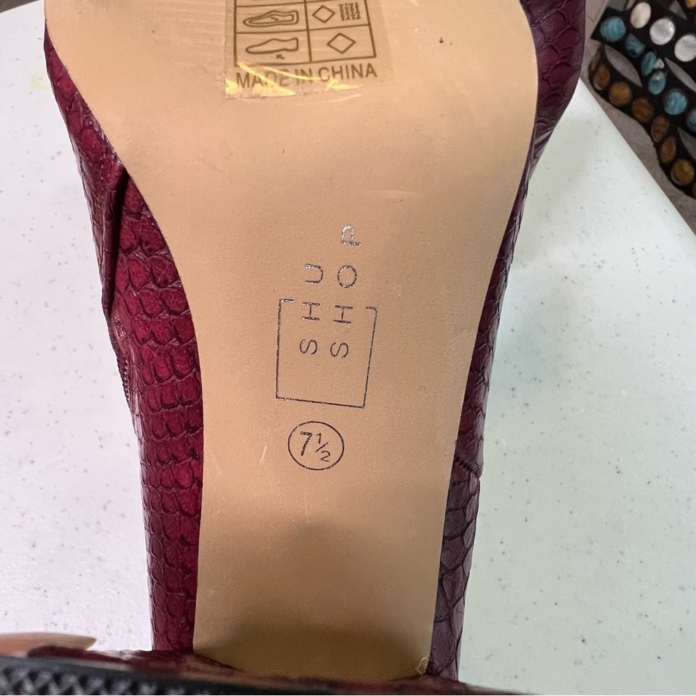SHU SHOP Wine Snake Embossed Ankle Bootie SZ. 7.5. #65 - Picture 7 of 9